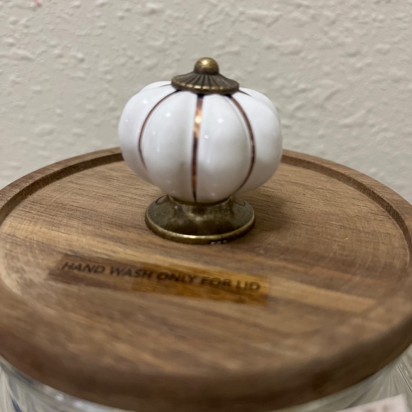 Glass Jars with Acacia lids - Picture 13 of 13